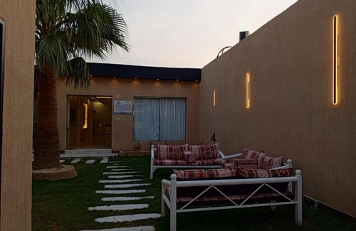 Riyadh Resort | Family Retreat at شاليهات لافرين with Pool & Hot Tub