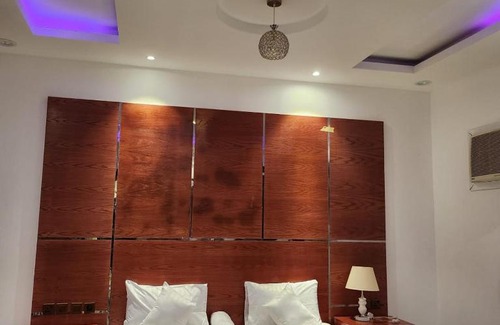 Jizan Ski Chalet | Family-Friendly Retreat at شاليهات ليالي السعادة with Pool