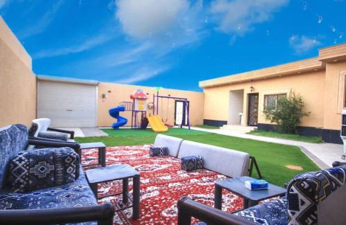 Buraydah Ski Chalet | Experience Relaxation at شاليه إيبرا with Pool Access