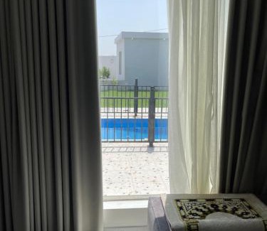 Western Province Ski Chalet | Oceanfront شاليه السمو الفندقي with Private Pool & Perfect Score