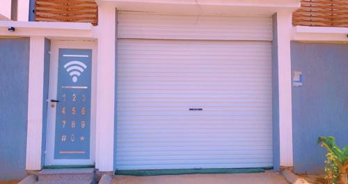 Yanbu Ski Chalet | Beachfront Bliss at شاليه دانة بحر - Rated 9.3/10