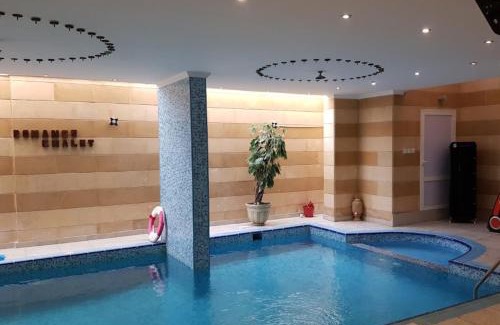 Mecca House | Relax Spot Al-Hamra: Family-Friendly Retreat with Pool