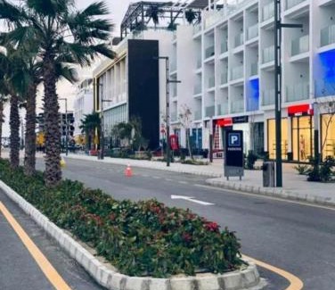 Al-Manasrah Apartment | Cozy Chalet with Private Garden at Port Said Resort