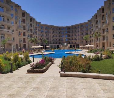 Al Mamsha El Seyahi Apartment | Relaxing Chalet at Princess Resort with Pool & Family Fun