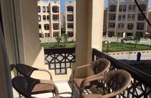 Al-Burulus Apartment | Family-Friendly Stay at شاليه قريه فارما بيتش ريزورت