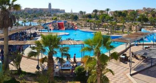 Marsa Matruh Apartment | Relax in a Family-Friendly Chalet at قرية الأندلسيه