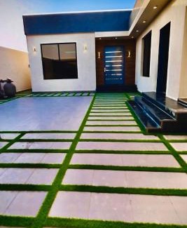 Dhahban Resort | Discover Family-Friendly شاليه ميلا with a Pool