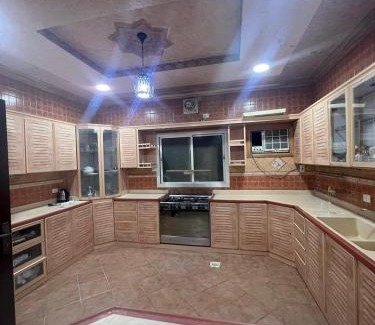 Jeddah Apartment | Explore Comfort at شقة الغامدي 2 for Your Travel Stay