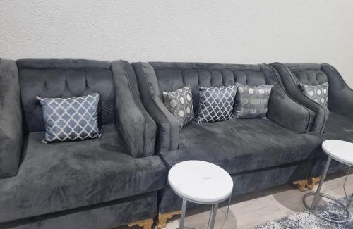 'Asir Apartment | Family-Friendly Al-Wadiin Apartment Near Military City