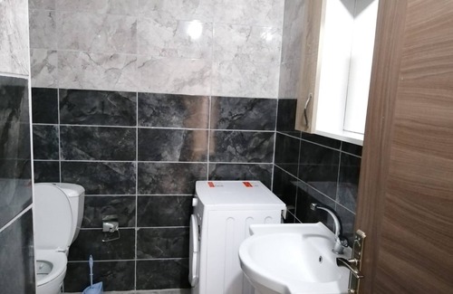 Trabzon Apartment | Discover the Comfort of شقة طرابزون بليتلي - الصقر الذهبي