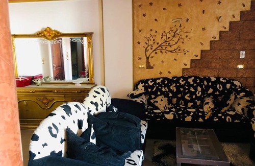 Mansoura Apartment | Welcoming شقة عاطف المفروشة: Child-Friendly Comfort