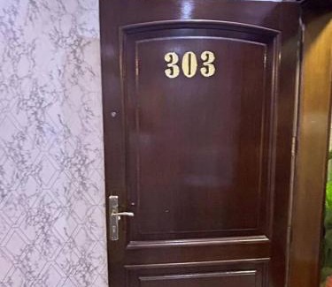 Palestine Street Apartment | Family-Friendly Apartment in Al-Hamra with Perfect Score