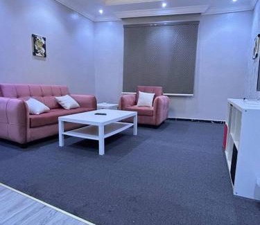 Palestine Street Apartment | Family-Friendly Apartment in Al-Hamra with Perfect Score