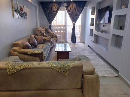 Al-Muntazah Apartment | Seaside Apartment in Miami: Perfect for Family Getaways