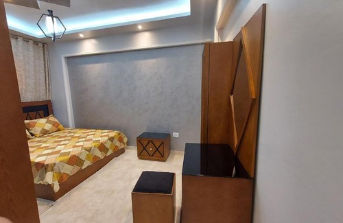 Al-Muntazah Apartment | Seaside Apartment in Miami: Perfect for Family Getaways