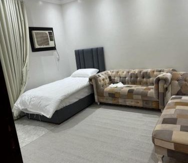 Jeddah Apartment | Cozy Furnished Apartment in Jeddah's Al-Sharifiah District