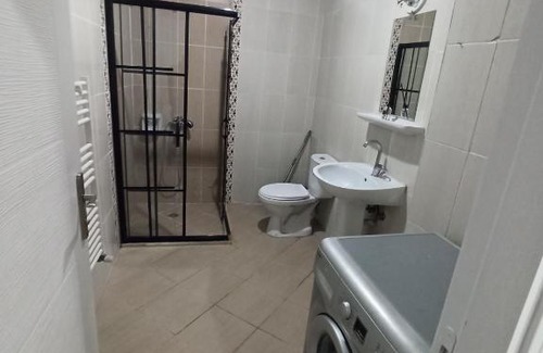 Osmangazi Apartment | Modern Flat in Bursa's Heart - Family & Pet Friendly Stay