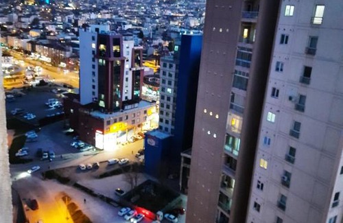 Osmangazi Apartment | Modern Flat in Bursa's Heart - Family & Pet Friendly Stay