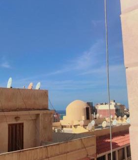 Ad-Dukhaylah Apartment | Oceanfront Apartment in Alexandria with Breakfast Included