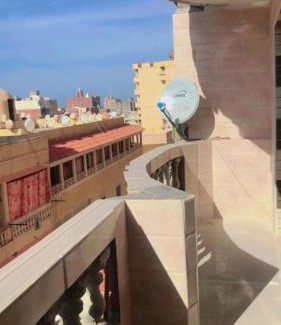 Ad-Dukhaylah Apartment | Oceanfront Apartment in Alexandria with Breakfast Included