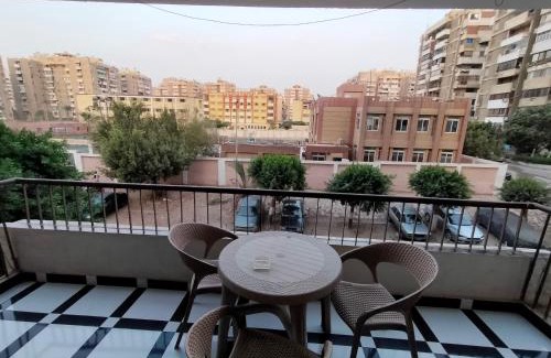 Nasr City Apartment | Family-Friendly Stay at شقة مكرم عبيد – 4-Star Comfort
