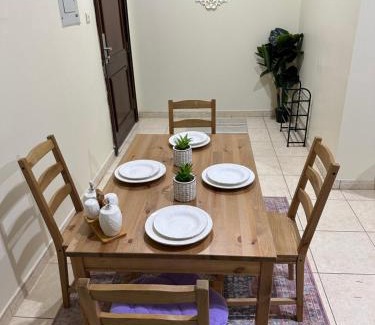 Al-Safa Apartment | Tranquil Retreat: Family-Friendly Apartment with Breakfast
