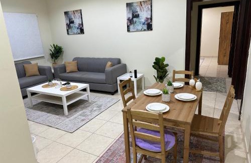 Al-Safa Apartment | Tranquil Retreat: Family-Friendly Apartment with Breakfast