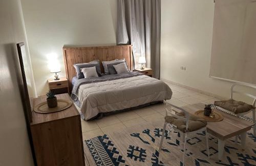 Al-Safa Apartment | Tranquil Retreat: Family-Friendly Apartment with Breakfast