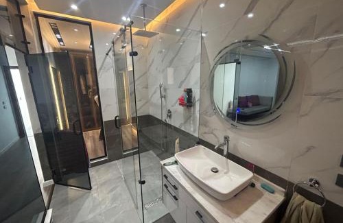Obour City Apartment | Modern 200 sqm Apartment for Rent in Al-Hayy 9, Cairo