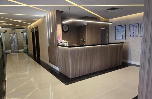 Al Aziziyah Hotel | شقق أناسي المخدومة