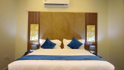 Jizan Hotel | Discover برج بيات: Eco-Friendly Getaway with Hot Tub