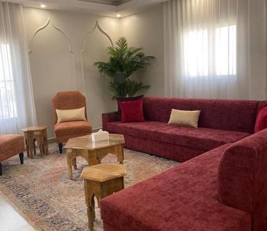 Hera Street Apartment | Discover بيت العز: Guest Rated 9.7, Family Friendly Stay