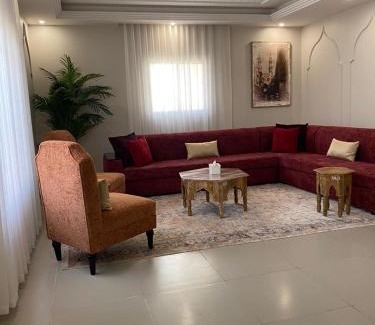Hera Street Apartment | Discover بيت العز: Guest Rated 9.7, Family Friendly Stay