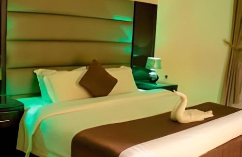 Al Hamra Hotel | Comfortable Awana Suites: Ideal for Families and Accessibility