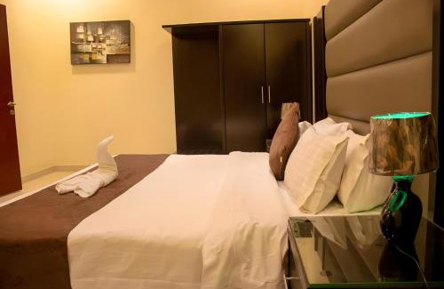 Al Hamra Hotel | Comfortable Awana Suites: Ideal for Families and Accessibility