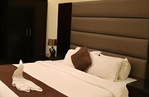 Al Hamra Hotel | Comfortable Awana Suites: Ideal for Families and Accessibility