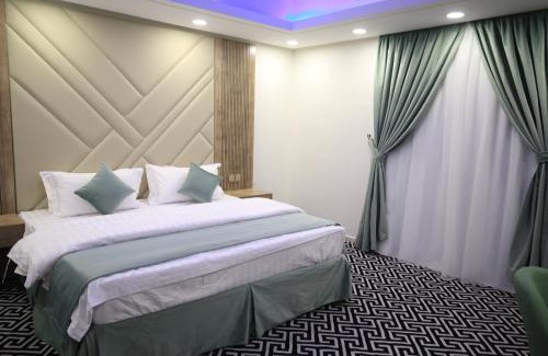 Al Aziziyah Apartment | Discover Newroz N Serviced Apartments with Pool & Hot Tub