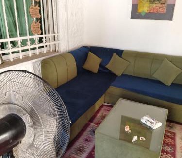 Al Jubeiha Apartment | Charming Studeo for Rent - Guest Rated 9/10, Family-Friendly