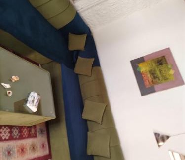 Al Jubeiha Apartment | Charming Studeo for Rent - Guest Rated 9/10, Family-Friendly