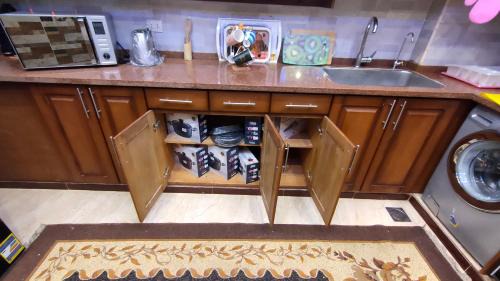 Nasr City Apartment | Super Lux Apartment for Families: Rated 10/10 with Breakfast