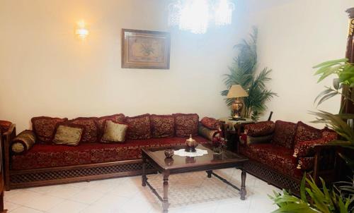Hay Al Qoriaa Apartment | Oceanfront Sky Doreen Apartment with Private Beach Access