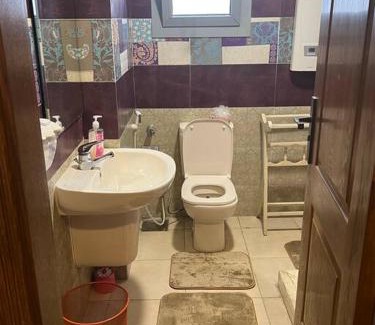 Bab Sharqi Apartment | Cozy 3-Bedroom Apartment by the Sea in Sporting