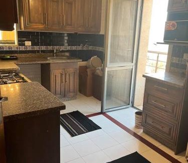 Bab Sharqi Apartment | Cozy 3-Bedroom Apartment by the Sea in Sporting
