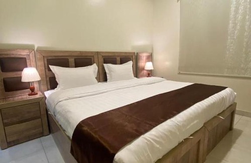 Jizan Hotel | Discover شموخ جازان للشقق المخدومة with Hot Tub Access