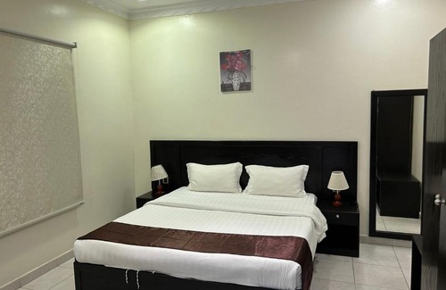 Jizan Hotel | Discover شموخ جازان للشقق المخدومة with Hot Tub Access