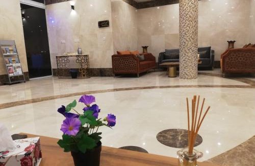 Al-Hamadaniyah Apartment | Comfortable Farha International Residential Units with Breakfast