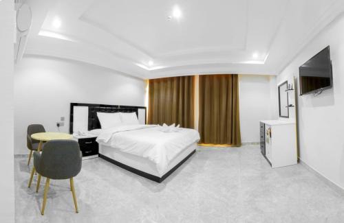 Ibri Hotel | Comfort at عبري كاسل هوتيل: Pool, Spa & Family Friendly