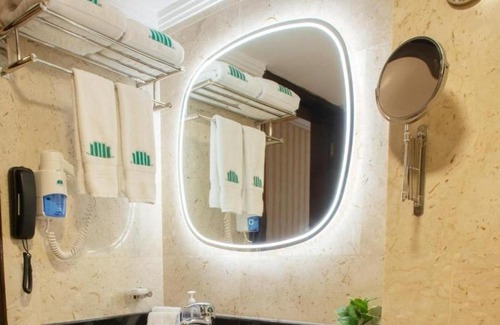 Sanaa House | Cozy Private Room in Shared Apartment - Pet Friendly Stay