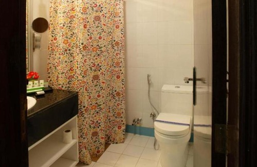 Sanaa House | Cozy Private Room in Shared Apartment - Pet Friendly Stay