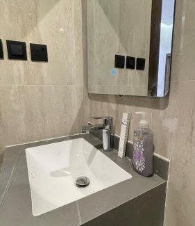 Al Kharj Apartment | غرفة وصالة فندقية في حي الورود